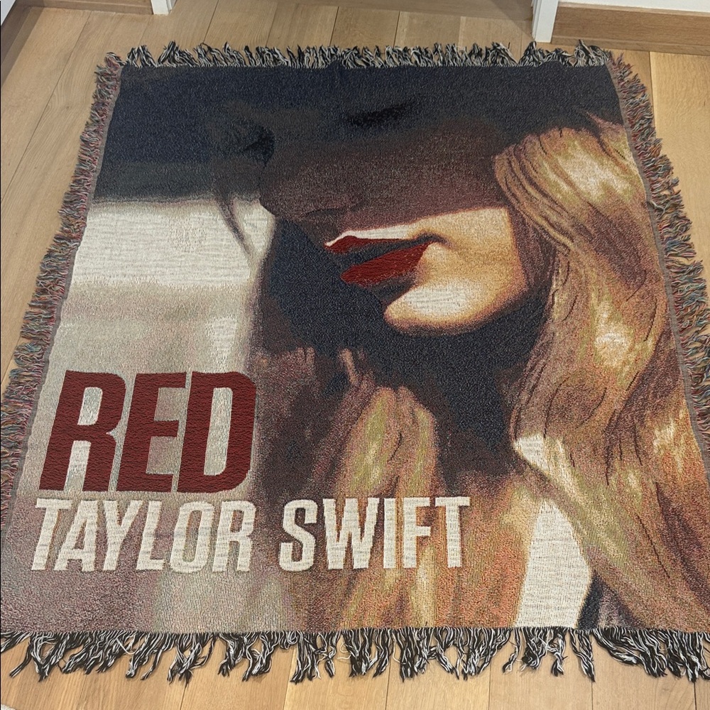 TAYLOR SWIFT Red Album Tour Tapestry Blanket